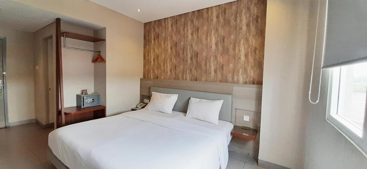 Lynn Hotel Serang Eksteriør bilde